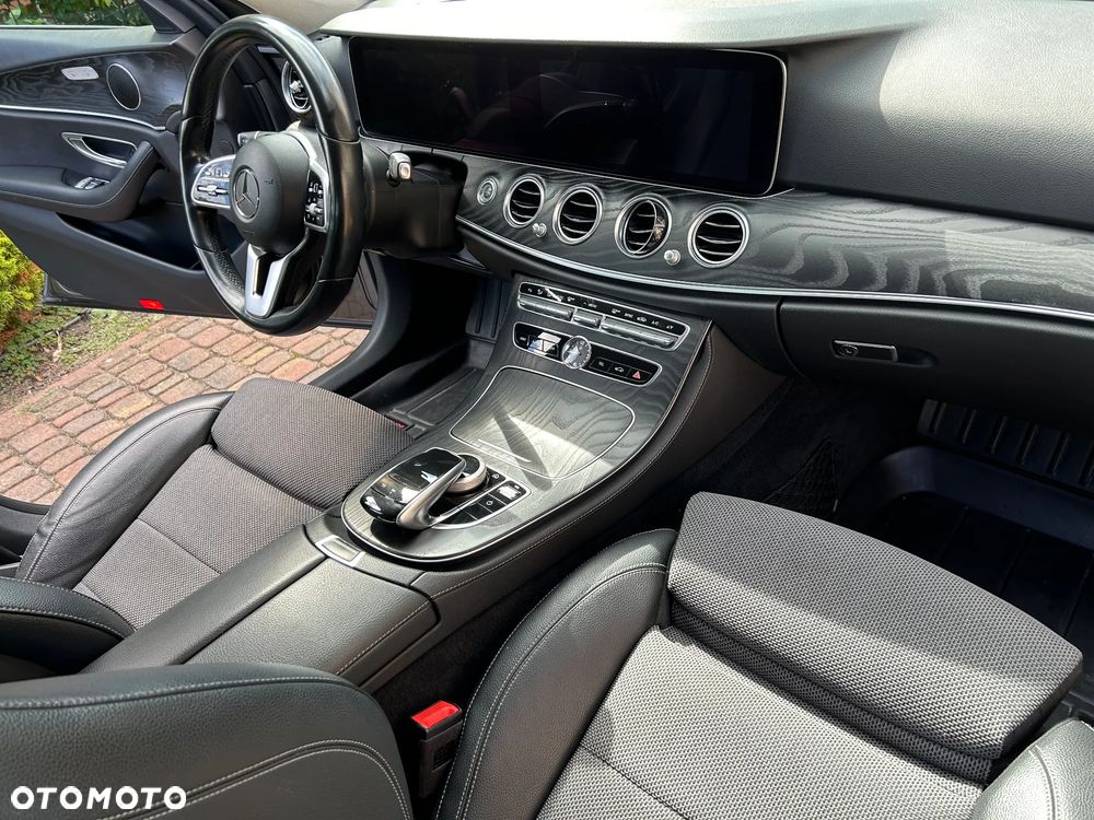 Mercedes-Benz Klasa E 220 d Avantgarde - 17