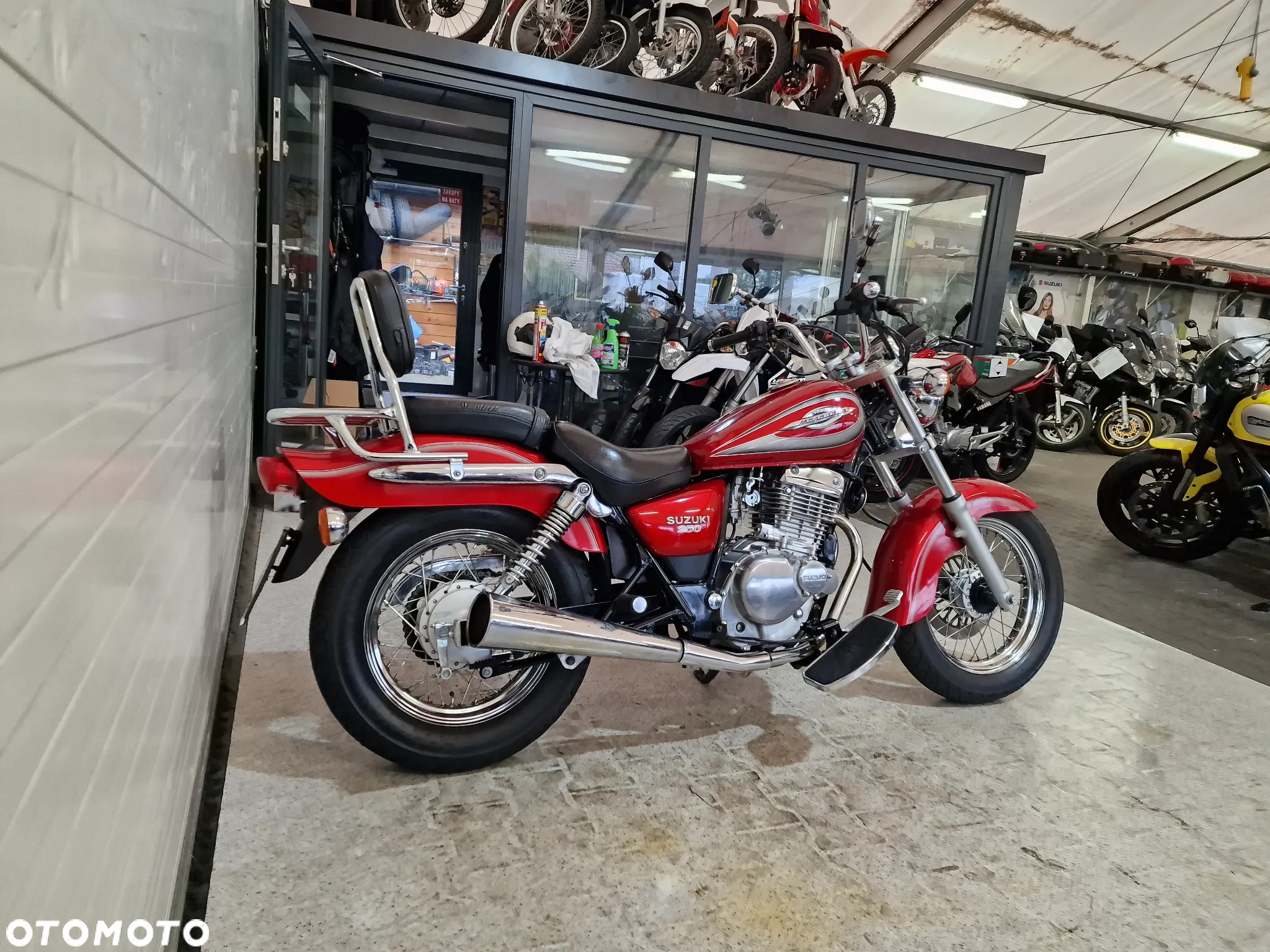 Suzuki Marauder - 17