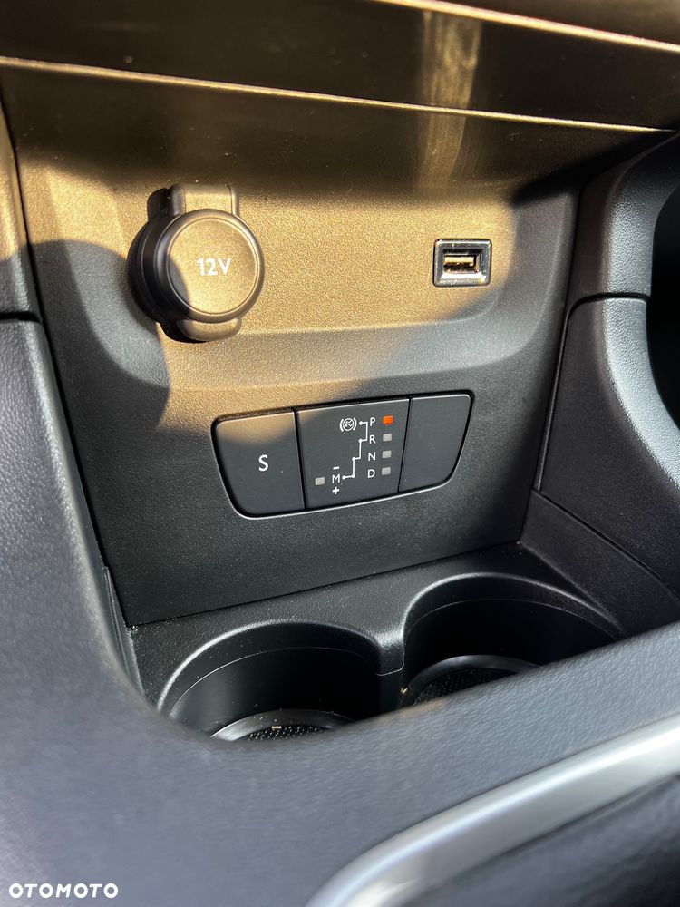 Citroën C3 1.2 PureTech Shine EAT6 - 11