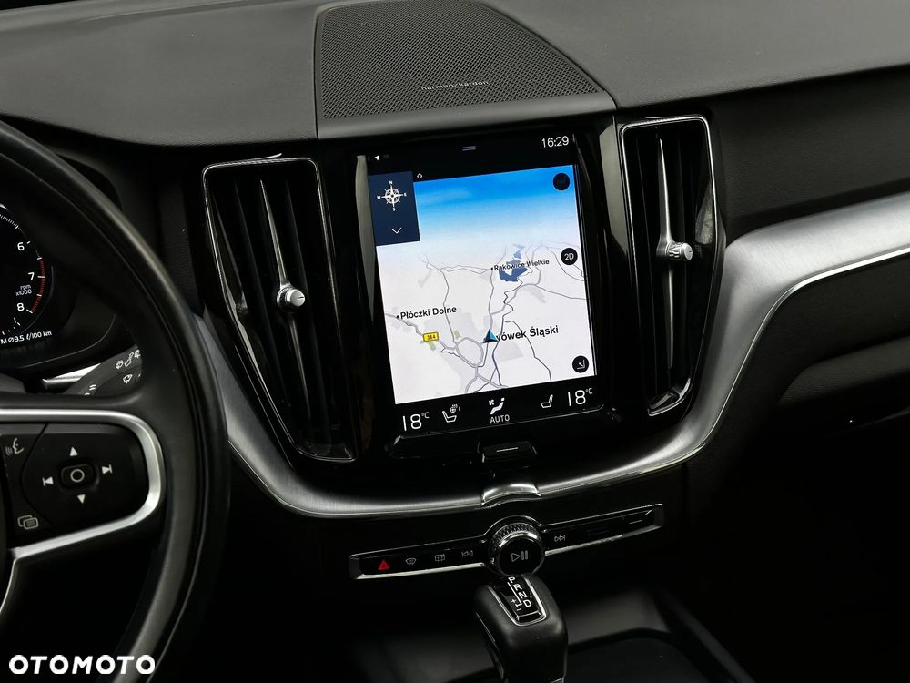 Volvo XC 60 T5 AWD Geartronic Momentum Pro - 11