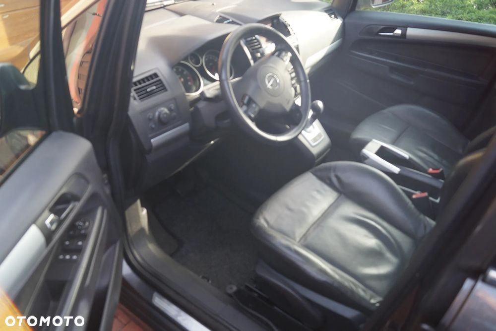 Opel Zafira 1.8 Cosmo Easytronic - 9