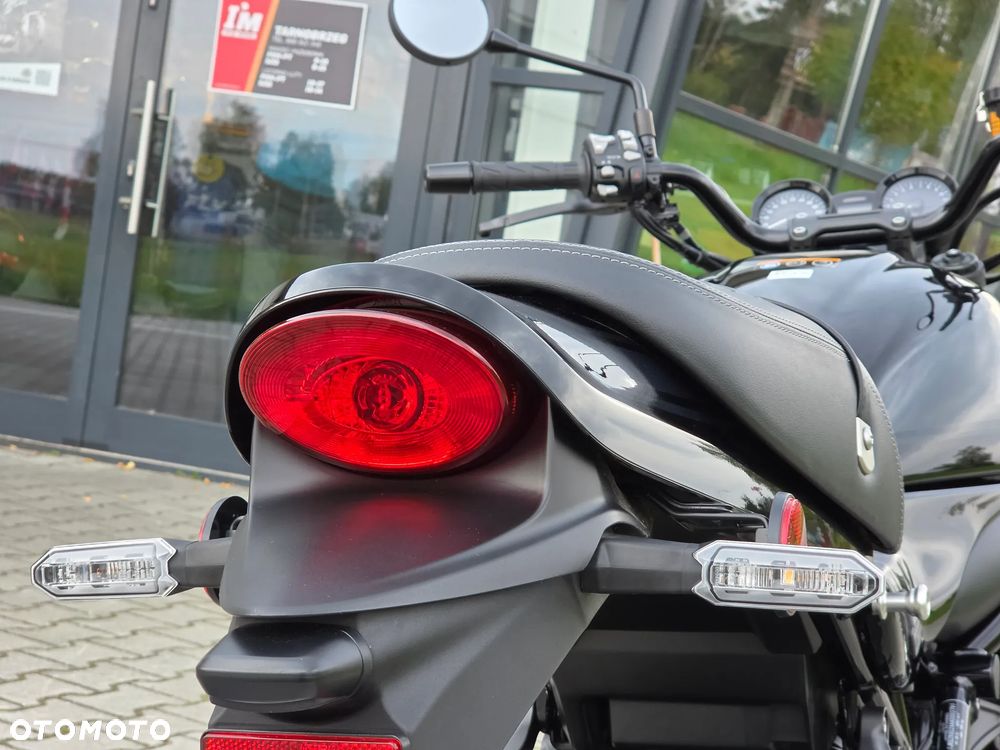 Kawasaki Z 900 RS - 18