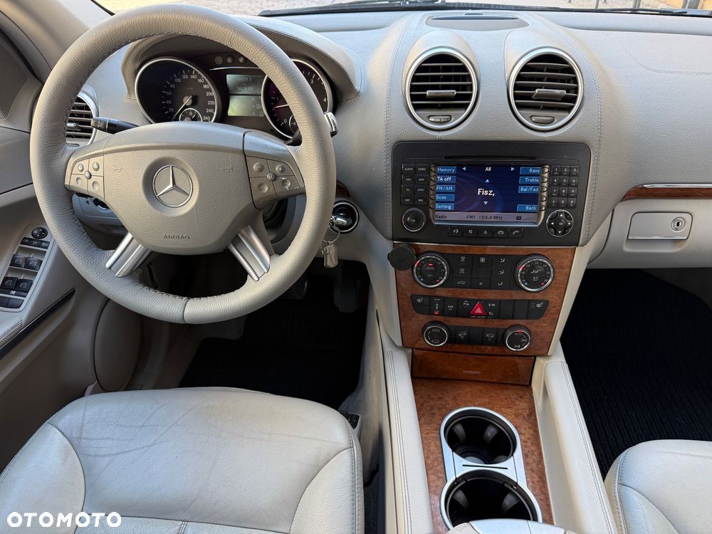 Mercedes-Benz GL 320 CDI 4Matic 7G-TRONIC - 32