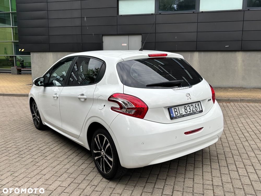 Peugeot 208 - 4