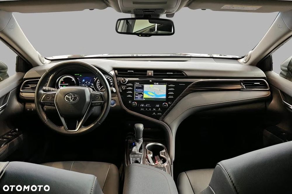 Toyota Camry Executive - 5