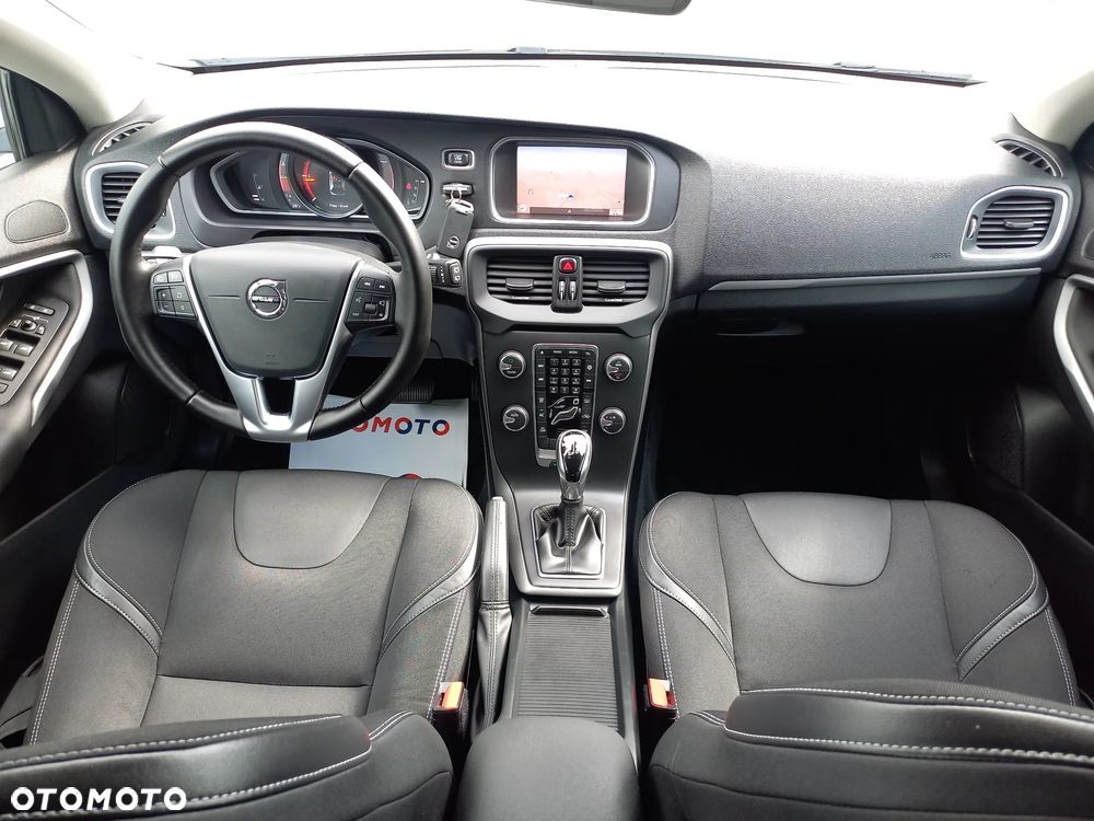 Volvo V40 D2 Momentum - 21