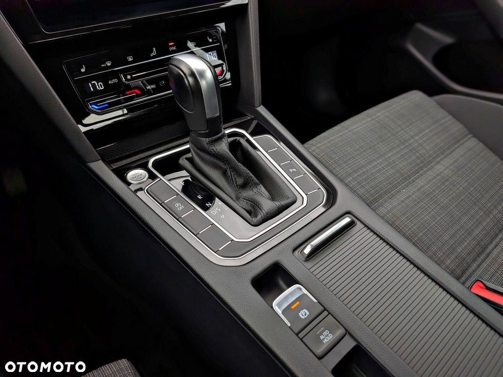 Volkswagen Passat 1.5 TSI EVO Business DSG - 32