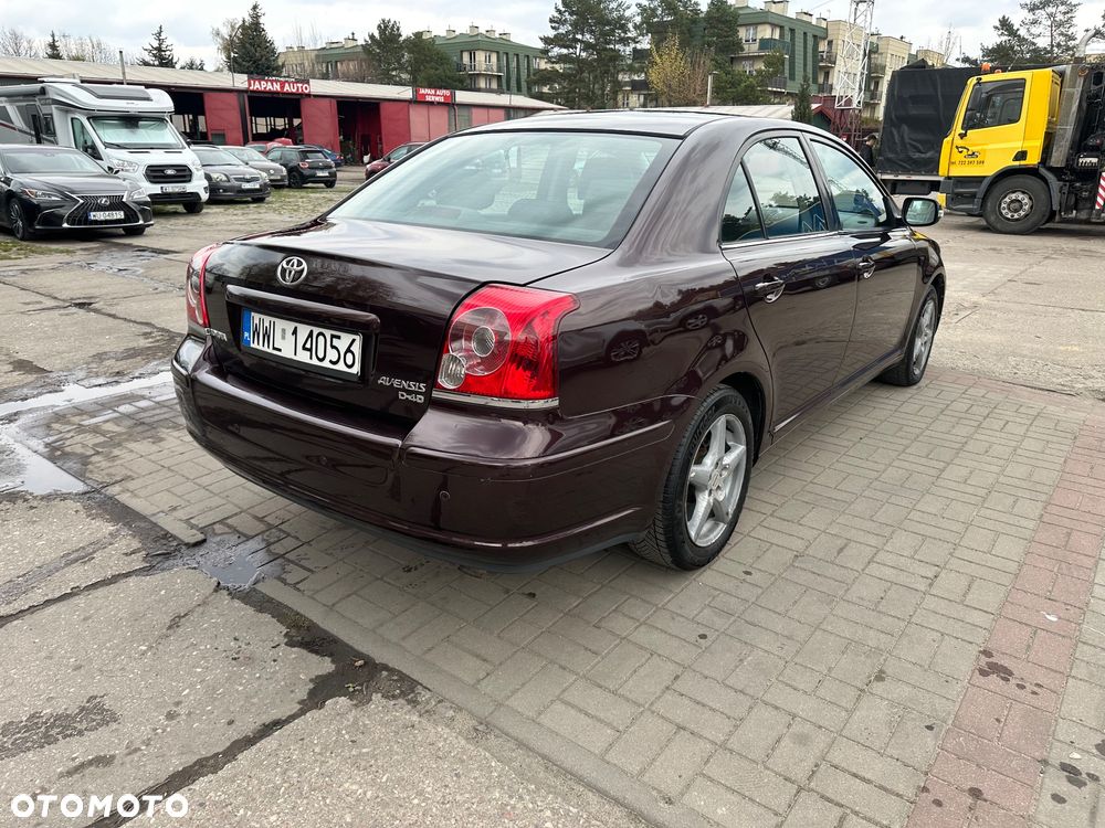 Toyota Avensis 2.0 D-4D Sol Premium - 2