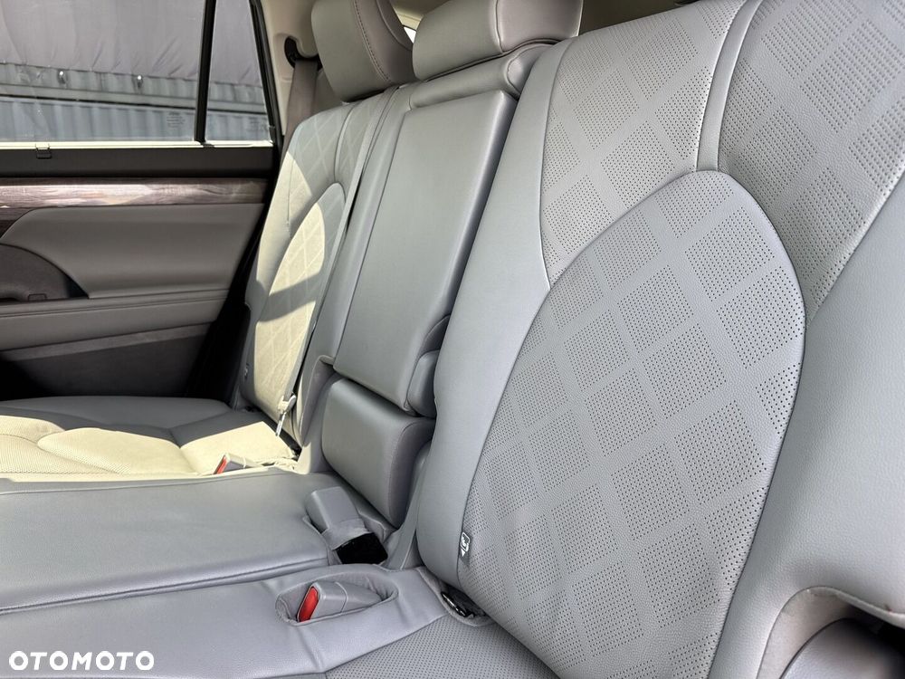 Toyota Highlander - 15