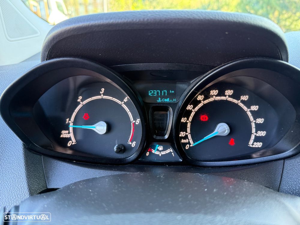 Ford Transit Courier 1.5 TDCI - 15