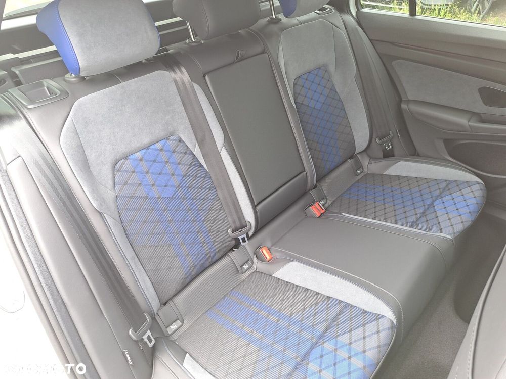 Volkswagen Golf Variant 2.0 TSI 4Motion R - 16