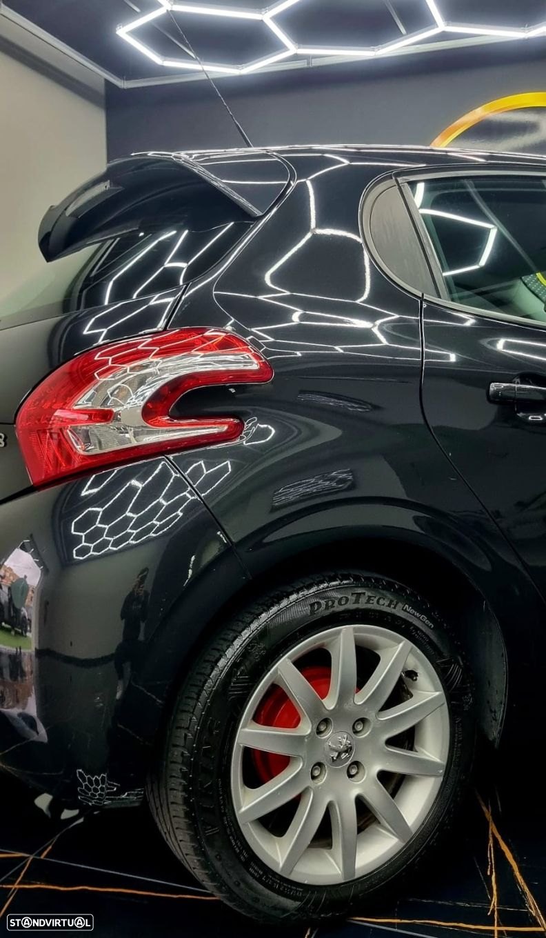 Peugeot 208 1.4 HDi - 23