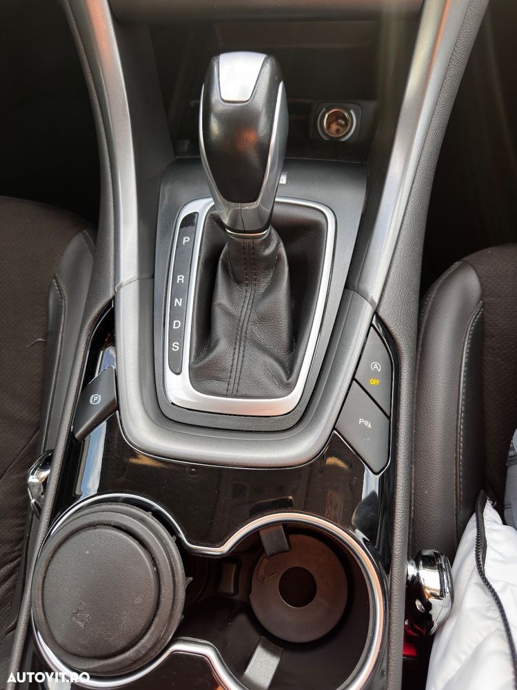 Ford Mondeo 2.0 TDCi Powershift Titanium - 11