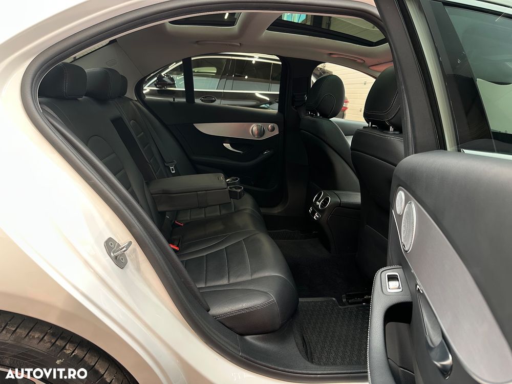 Mercedes-Benz C 300 d 4Matic 9G-TRONIC Avantgarde - 23