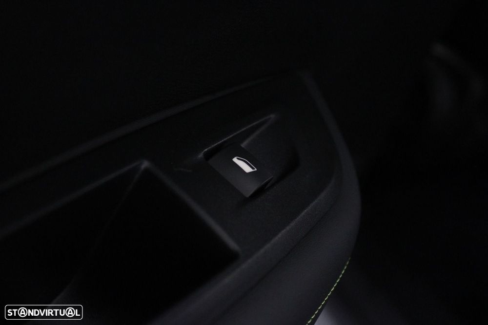 Peugeot e-2008 50 kWh GT Pack - 33