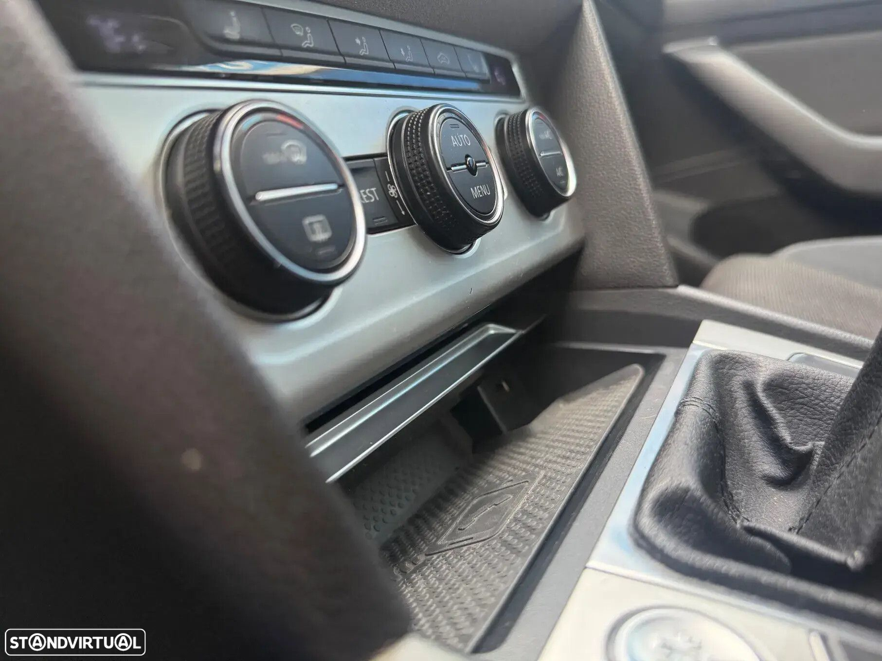 VW Passat Variant - 11