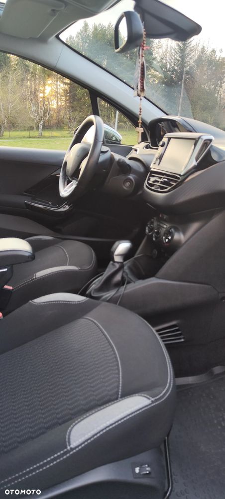 Peugeot 208 82 VTI Style - 24