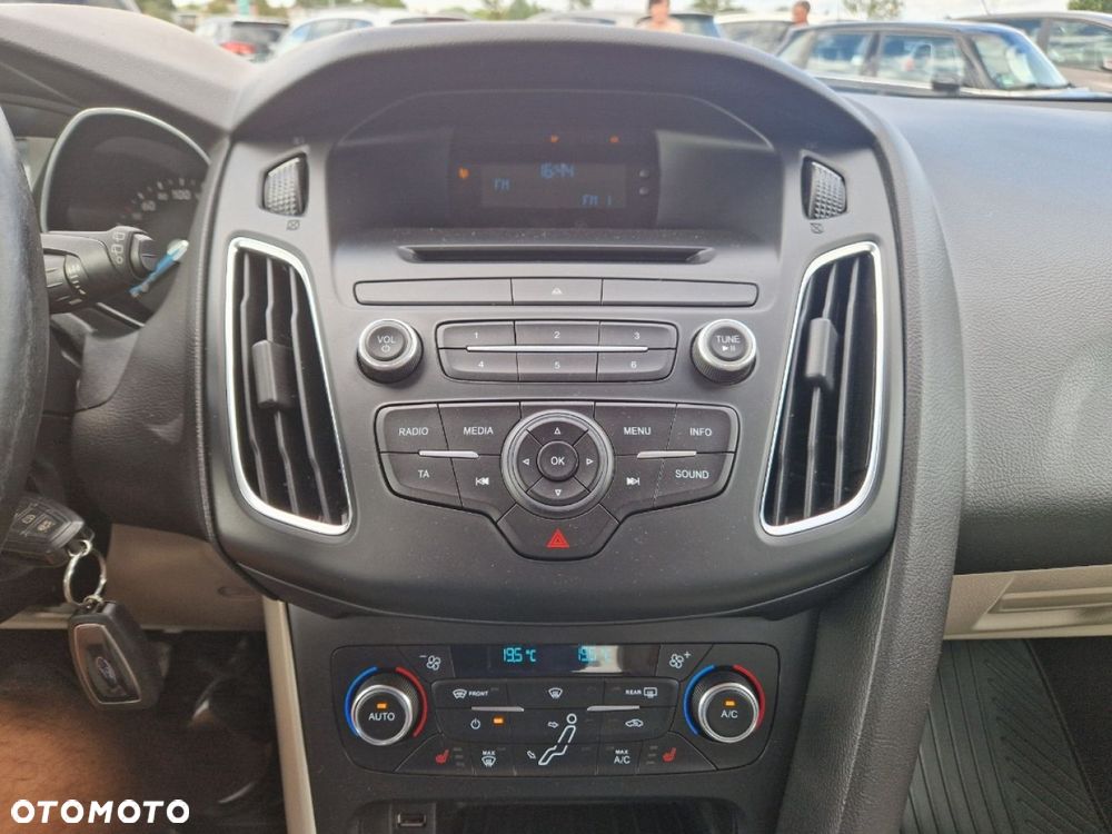 Ford Focus 1.0 EcoBoost Trend Edition - 12