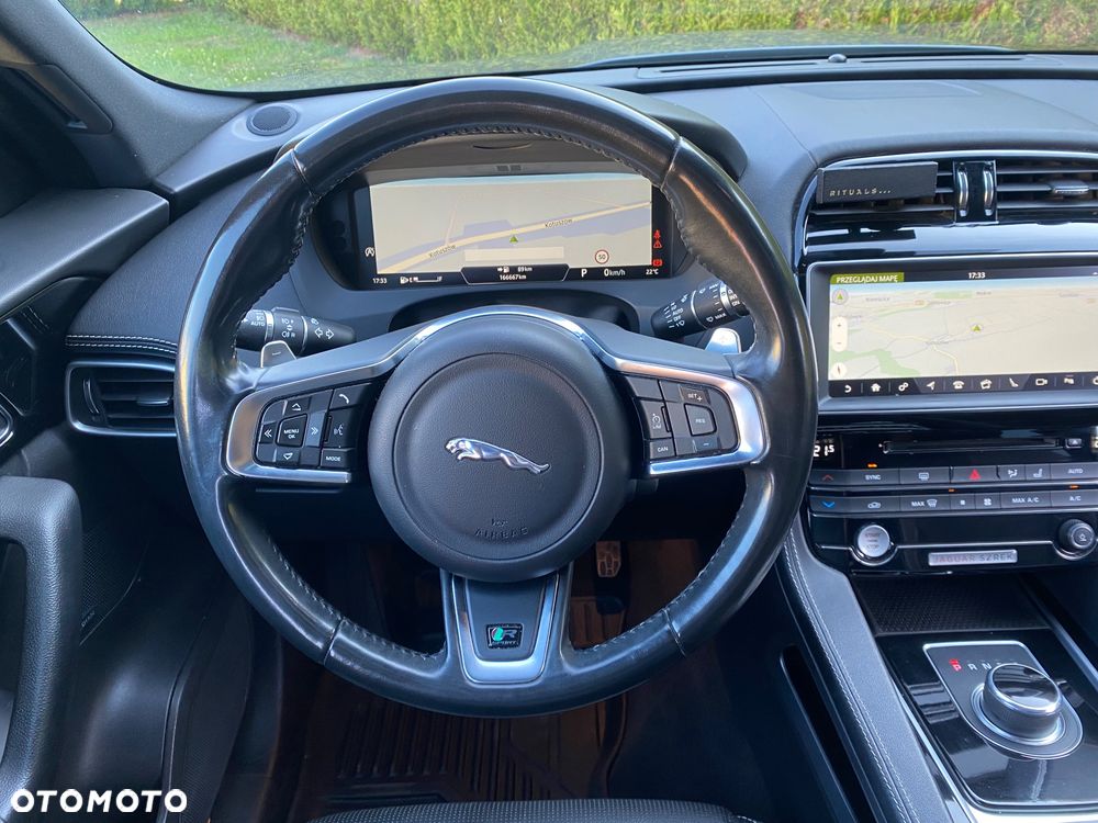 Jaguar F-Pace 20d AWD R-Sport - 17