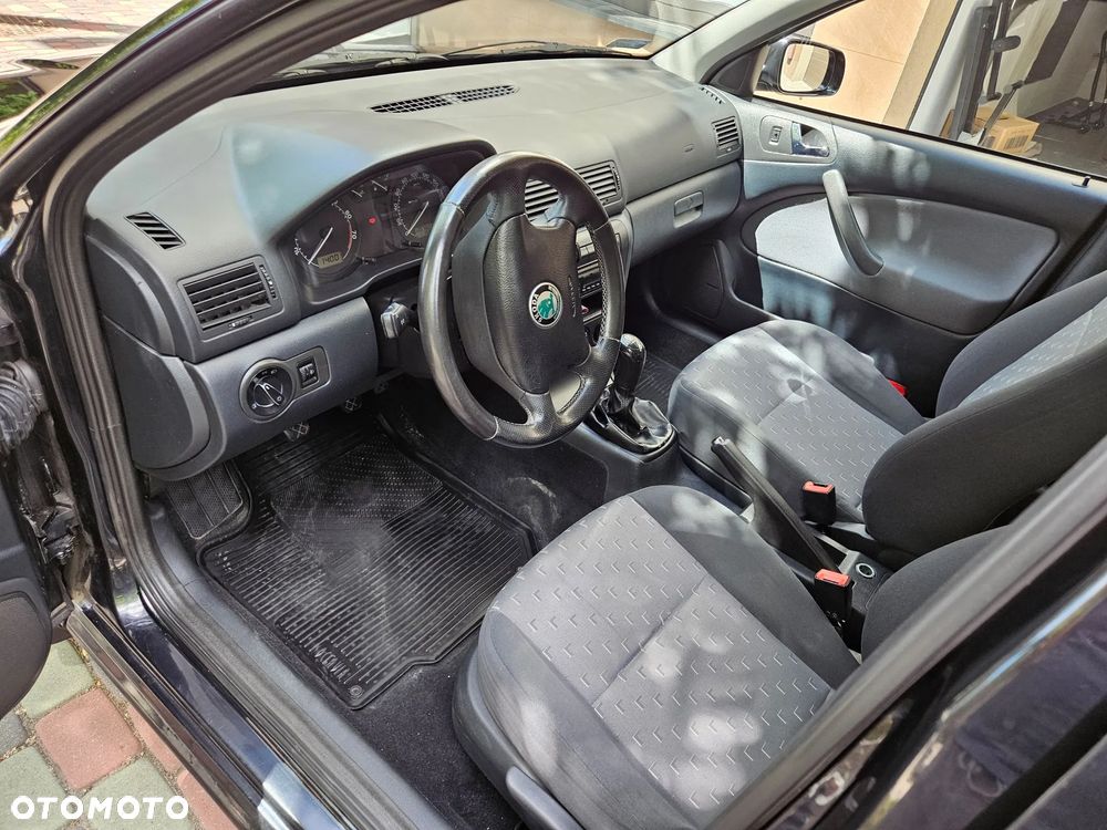Skoda Octavia 1.6 Tour - 10