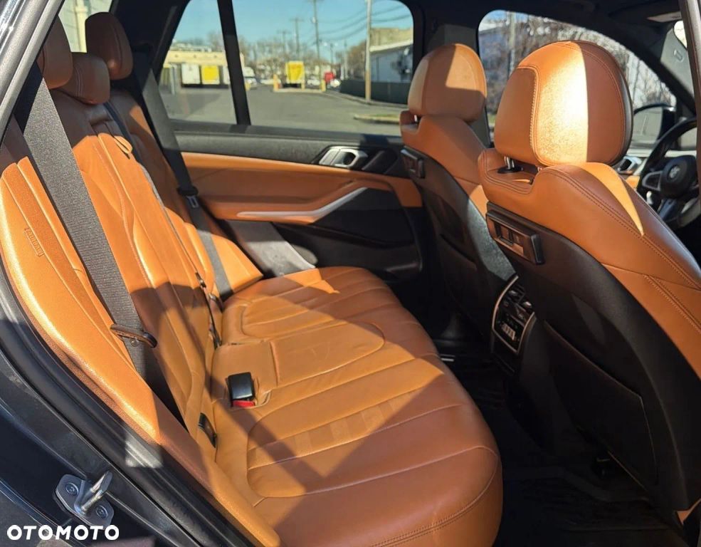 BMW X5 xDrive35i - 18