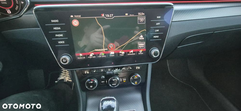 Skoda Superb 2.0 TDI Sportline DSG - 19