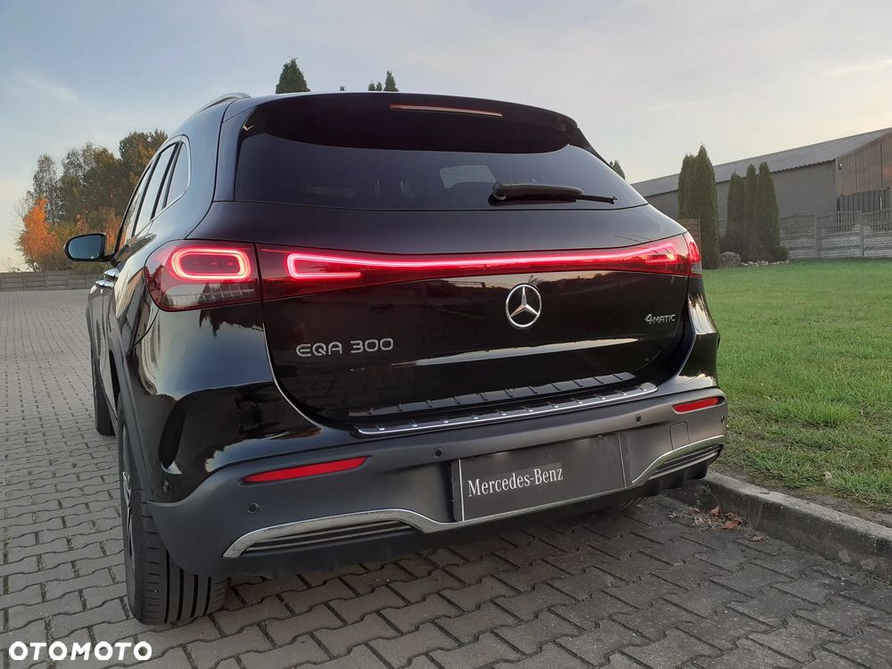 Mercedes-Benz EQA 300 66.5kWh 4-Matic AMG Line - 18