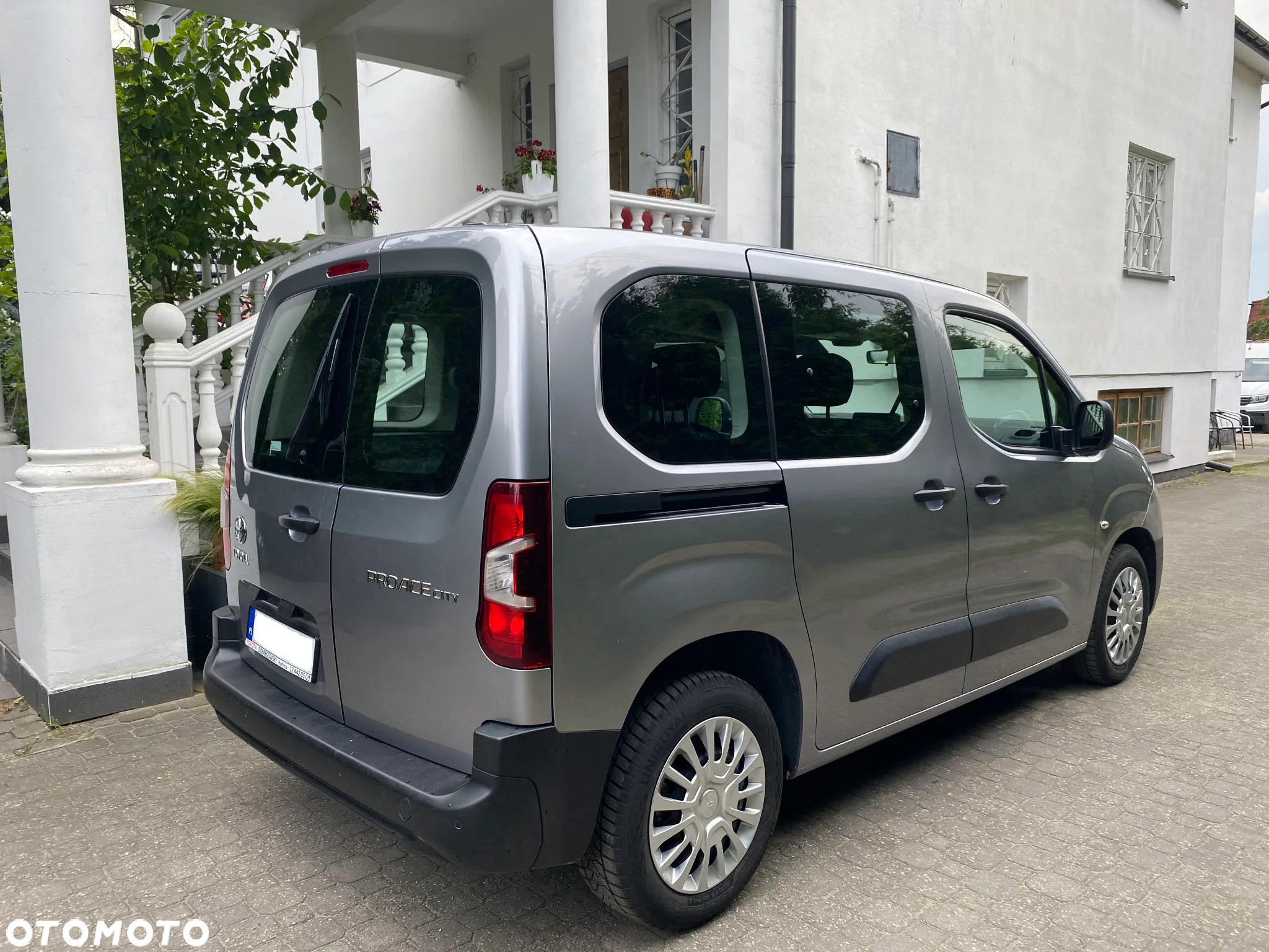 Toyota Proace City Verso 1.5 D-4D Family - 8