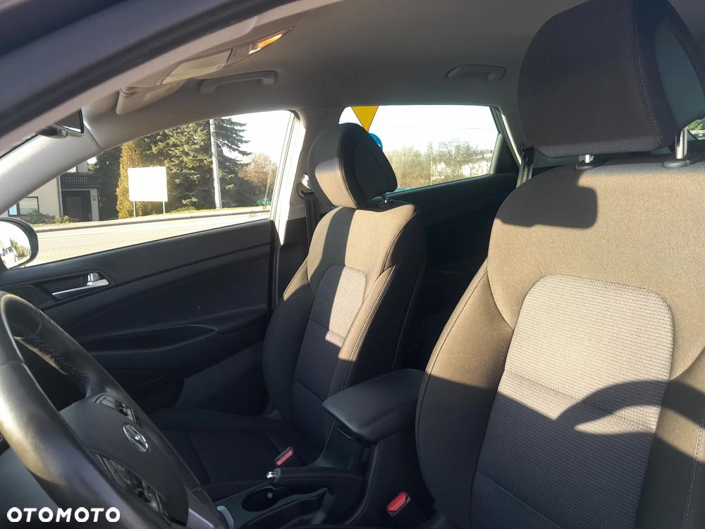 Hyundai Tucson 1.6 GDI BlueDrive GO 2WD - 11