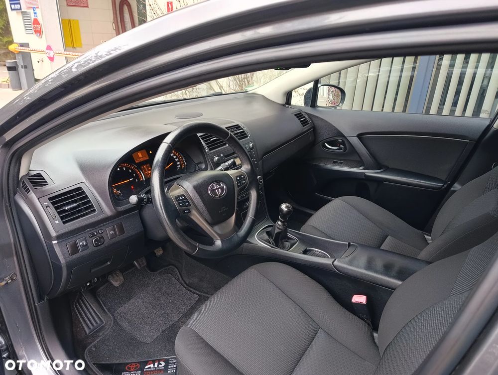 Toyota Avensis 2.0 Sol plus - 9