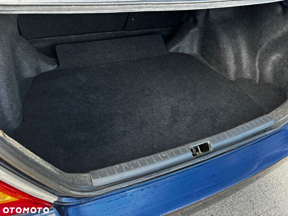 Toyota Corolla 1.6 VVT-i Sol - 16
