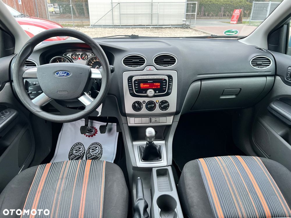 Ford Focus 1.6 16V Style - 13