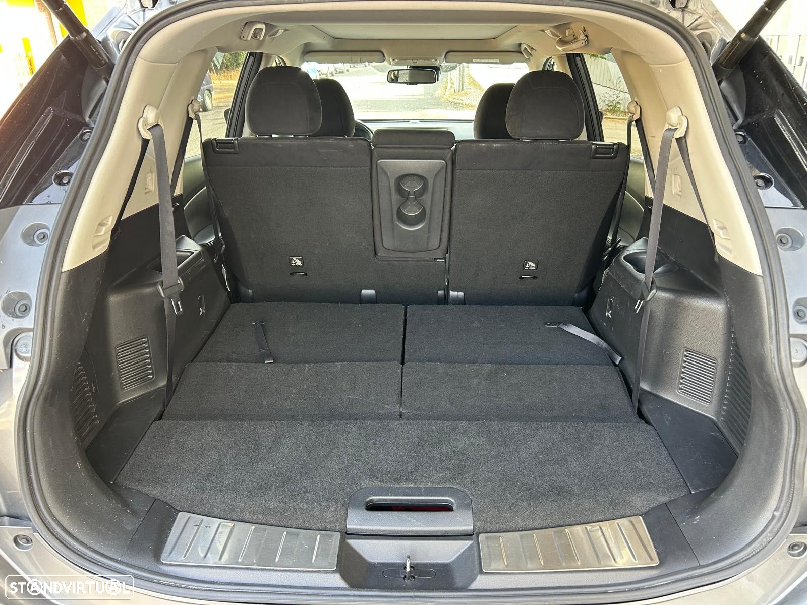 Nissan X-Trail 1.6 dCi N-Connecta - 41