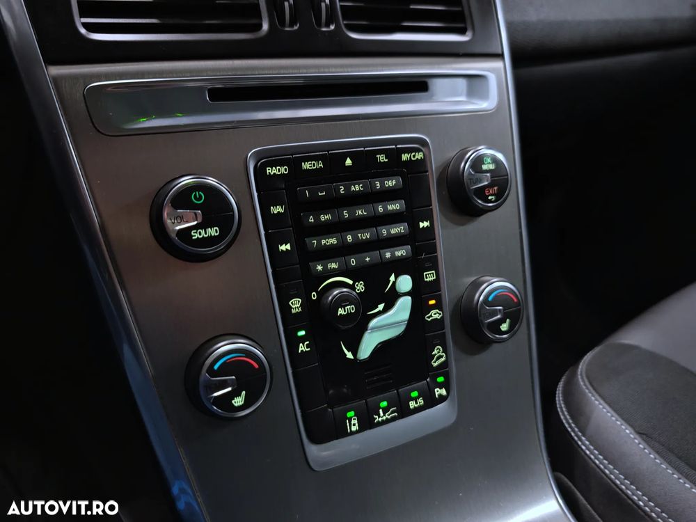 Volvo XC 60 2.4D AWD Aut. Momentum - 21