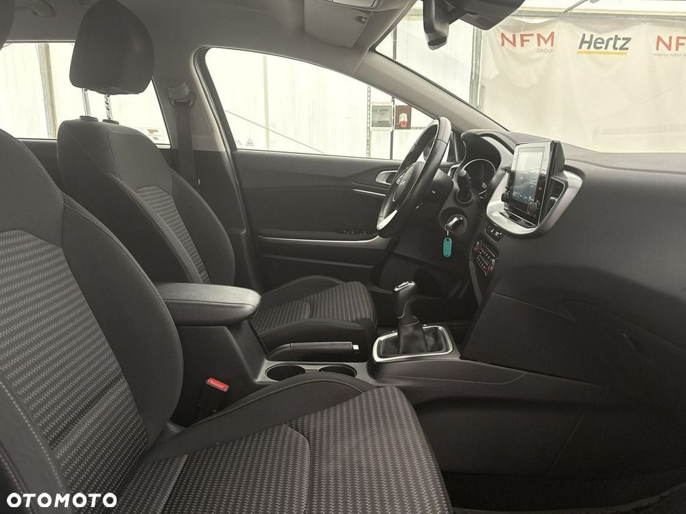 Kia Ceed - 22