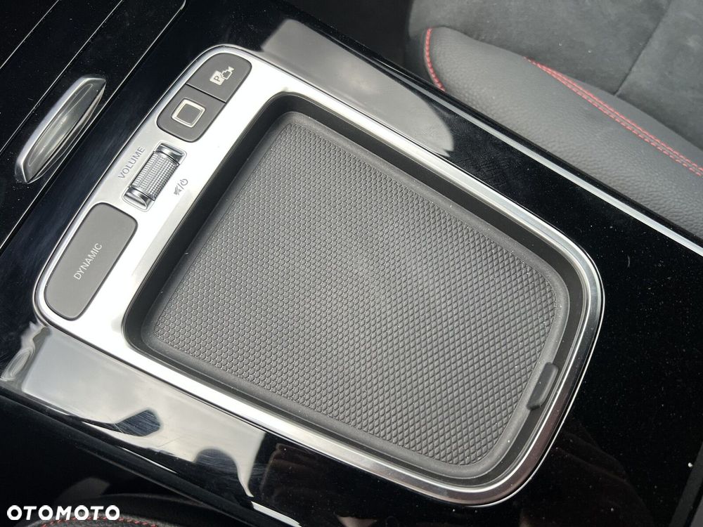 Mercedes-Benz CLA - 24