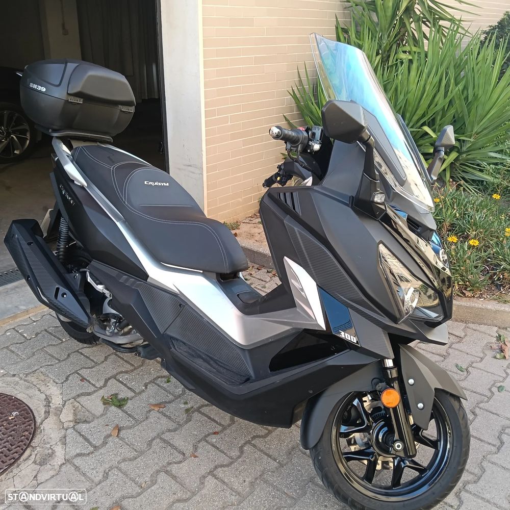 Sym Cruisym 300 - 1