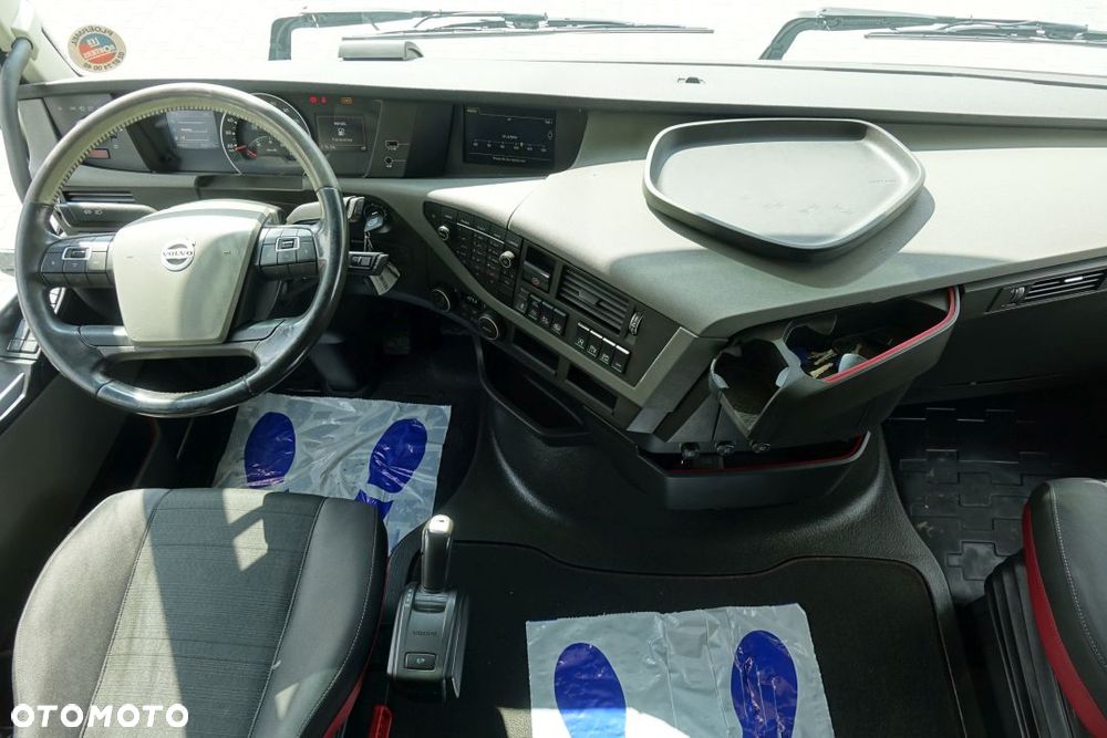 Volvo FH 460 GLOBETROTTER / EURO 6 / STANDARD / AUTOMAT / KLIMATYZACJA POSTOJOWA / 2 ZBIORNIKI - 24