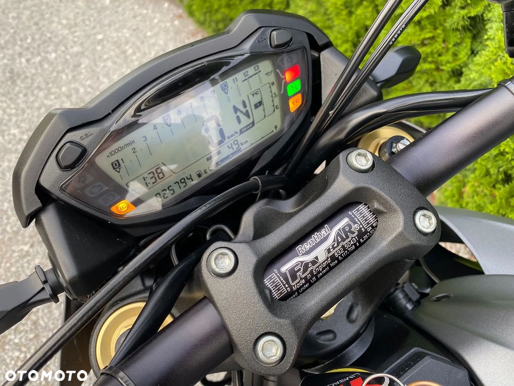 Suzuki GSX - 19