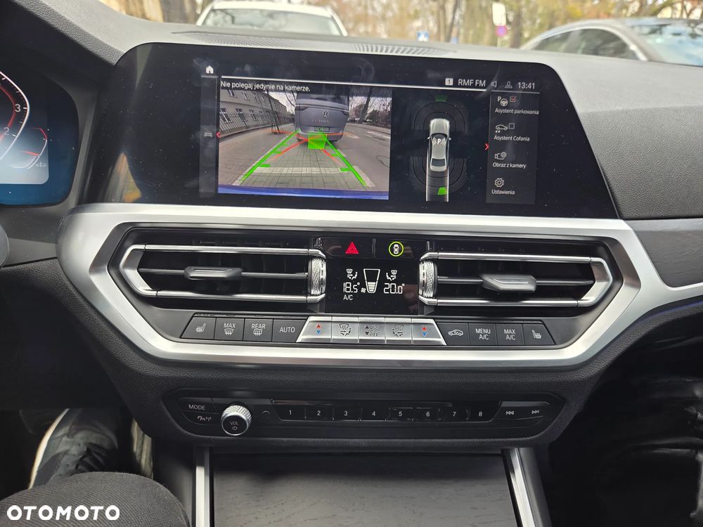 BMW Seria 3 330i xDrive M Sport sport - 16