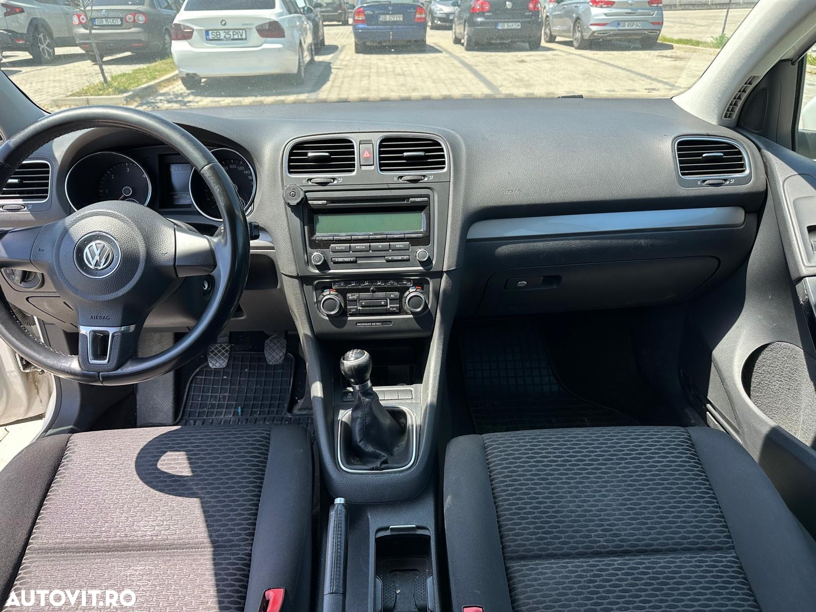 Volkswagen Golf 1.6 TDI DPF Highline - 6