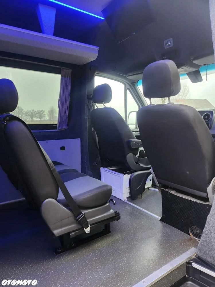 Mercedes-Benz Sprinter - 15