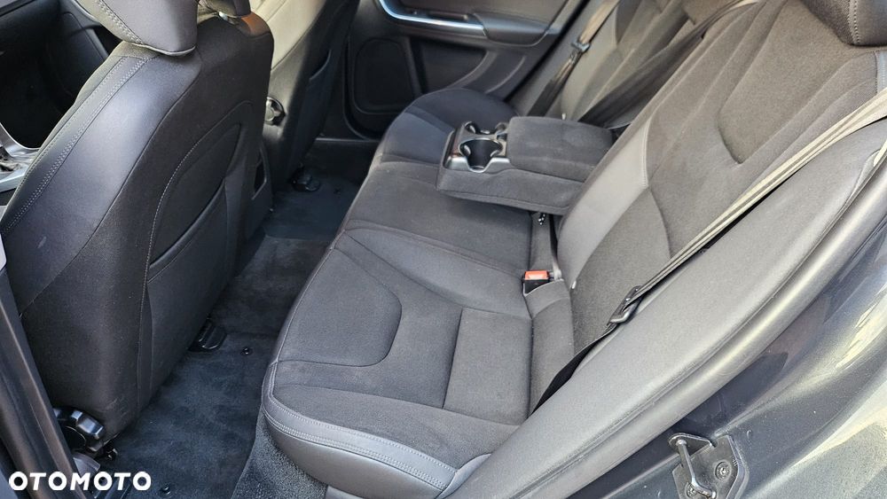 Volvo S60 D5 Summum - 15
