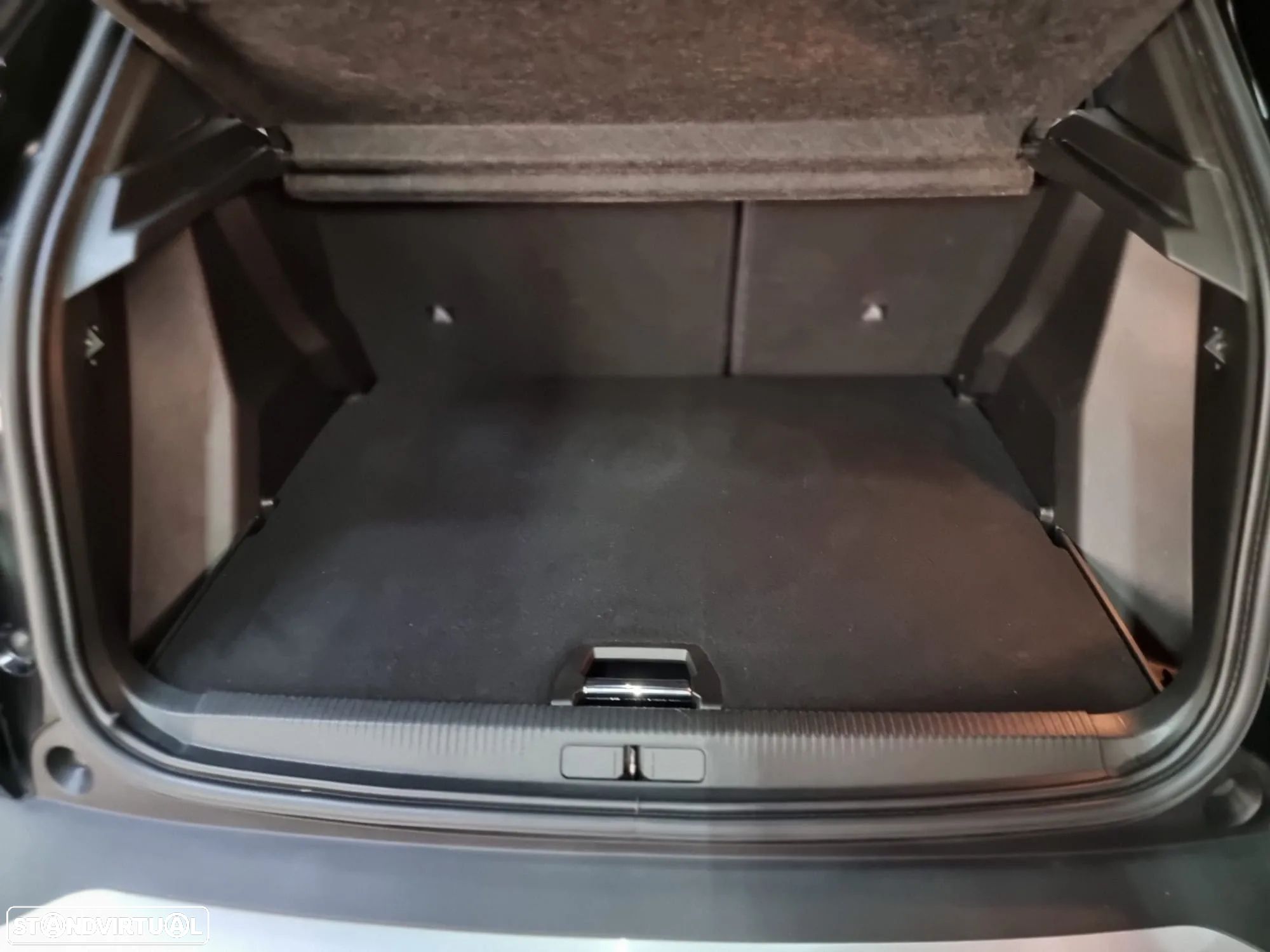 Peugeot 2008 1.5 BlueHDi GT EAT8 - 33