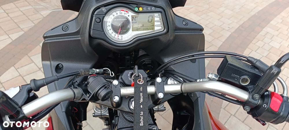 Suzuki V-STROM - 14