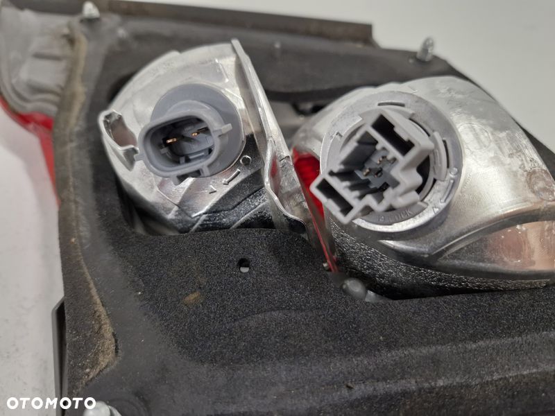 infiniti m m30 m35 q70 lampa lewy tył tylna w klapę - 6