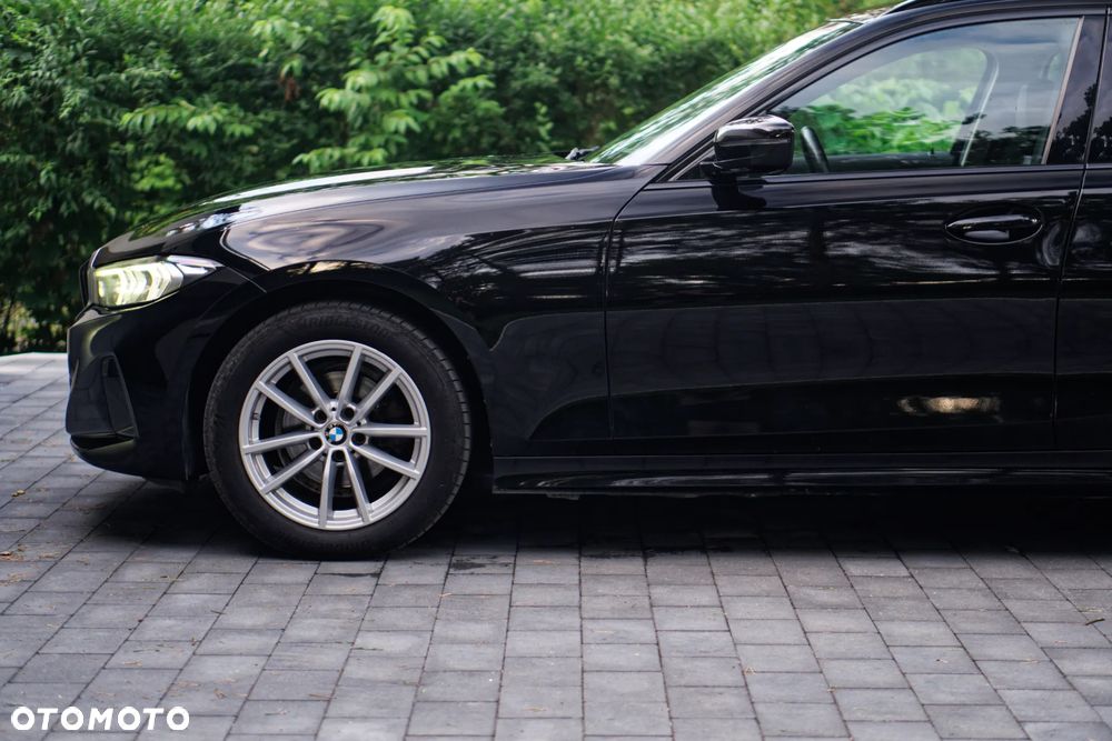 BMW Seria 3 318d MHEV - 5