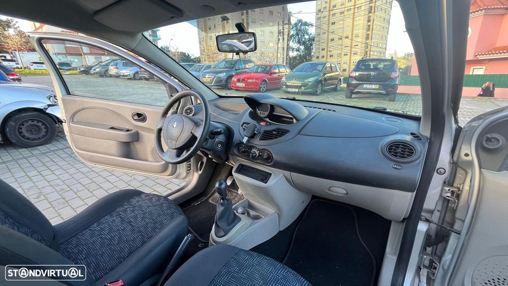 Renault Twingo 1.2 Authentique - 19