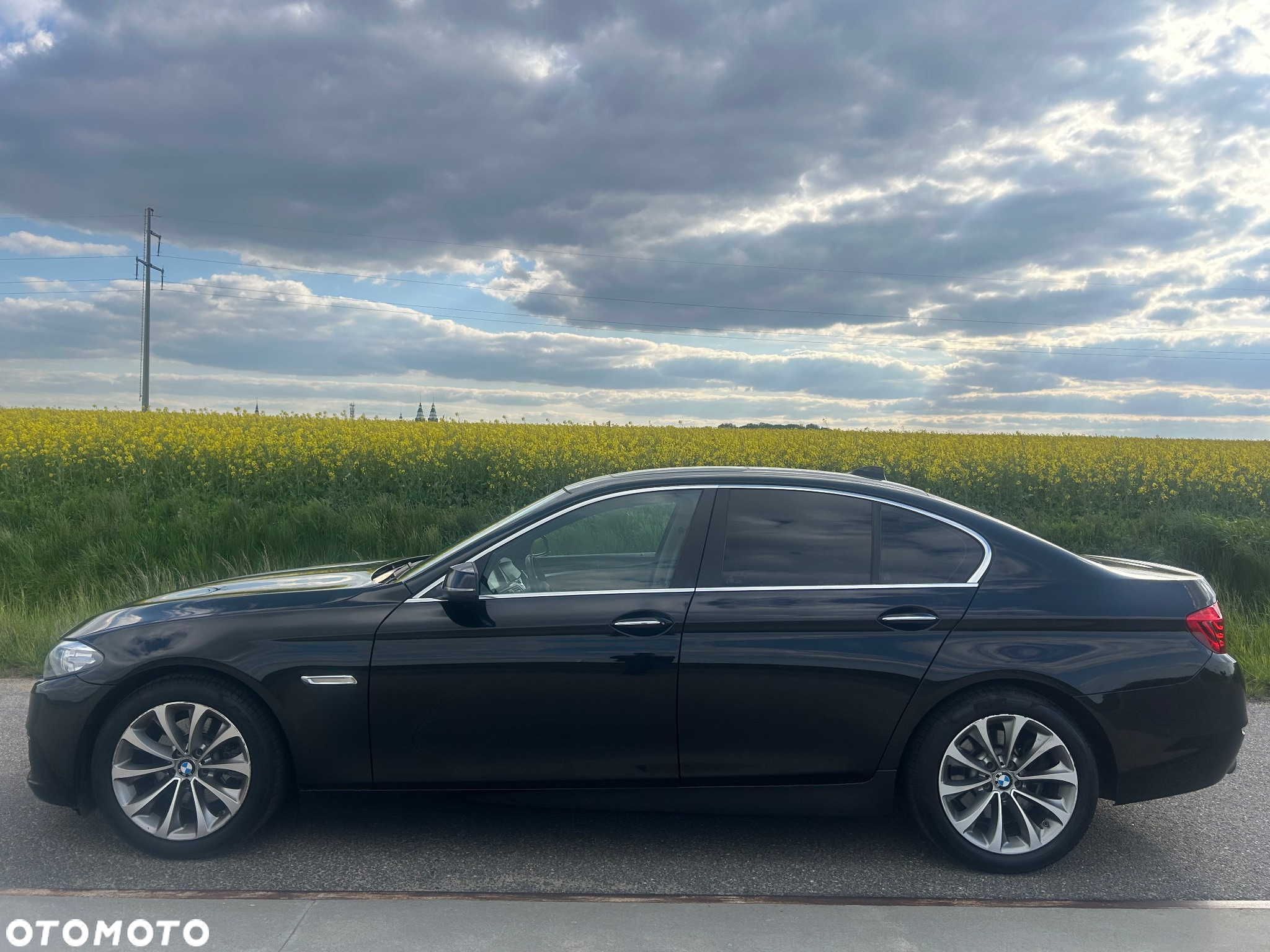 BMW Seria 5 528i xDrive - 28