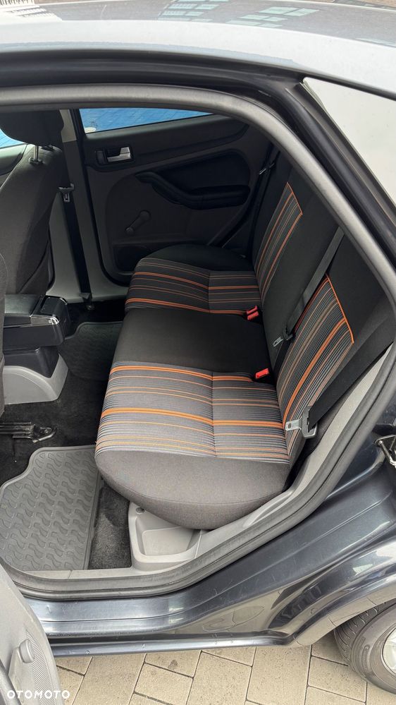 Ford Focus 1.8 FF Amber X - 11